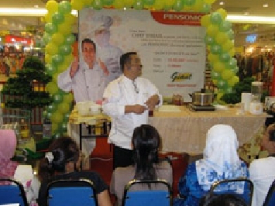 Meet CHEF ISMAIL Utama Grand Superstore