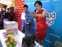 Elena Kong Papablend Demo senQ Leisure Mall